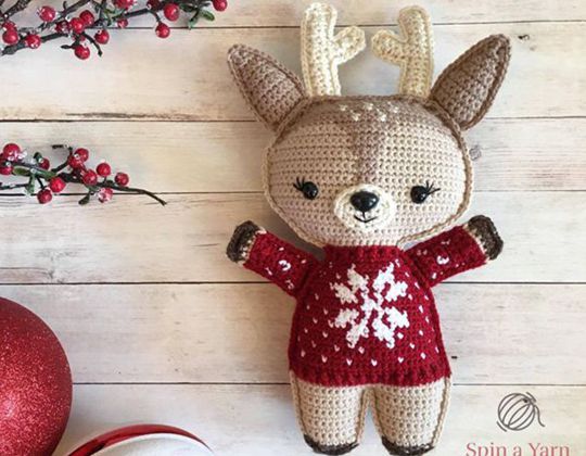 Easy crochet Holiday Deer free pattern