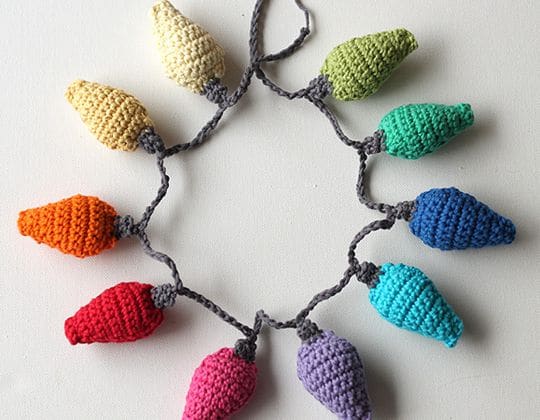 Easy crochet Christmas Light Decorations free pattern
