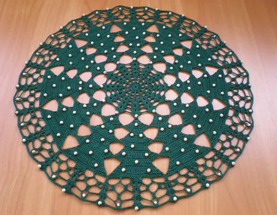 Easy crochet Christmas tree tablecloth free pattern