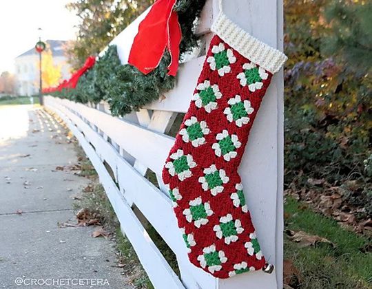 Easy crochet Ye Olde Christmas Stocking free pattern