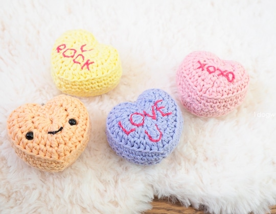 Crochet CANDY CONVERSATION HEARTS KEYCHAINS FOR VALENTINE’S DAY Free Pattern