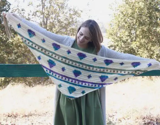 Crochet Gemstone Shawl free pattern