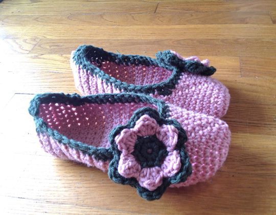 Crochet Flower Slippers free pattern