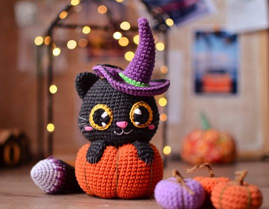 Crochet Cat in Pumpkin Easy pattern - Crochet Pattern for Halloween