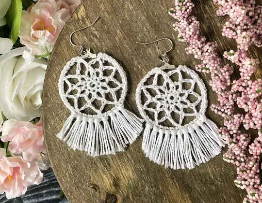 Crochet Dreamcatcher Earrings free pattern