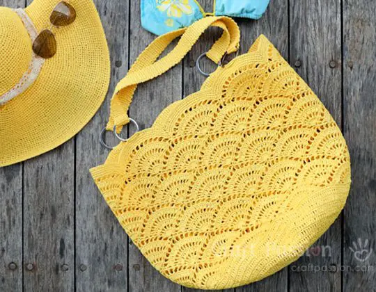 Crochet Giant Shell Stitch Beach Tote free pattern