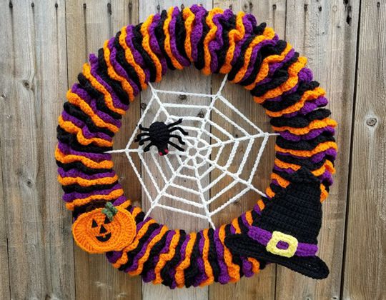 Crochet Halloween Wreath free pattern - Crochet Pattern for Halloween
