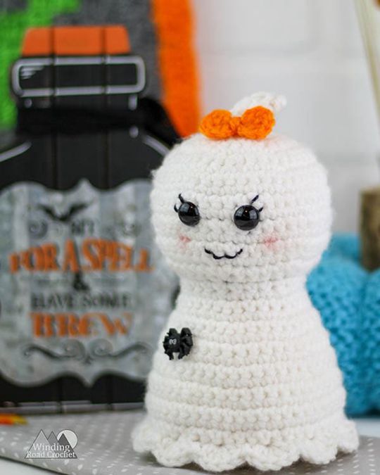 Crochet Pretty Little Ghost free pattern - Crochet Pattern for Halloween