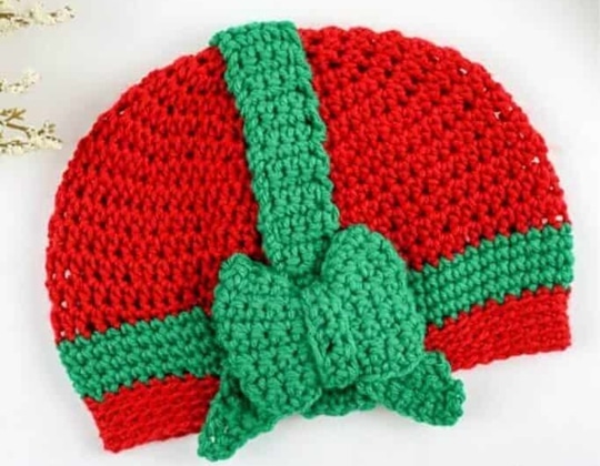 Crochet Christmas Gift Beanie free pattern - Crochet Pattern for Christmas Beanie
