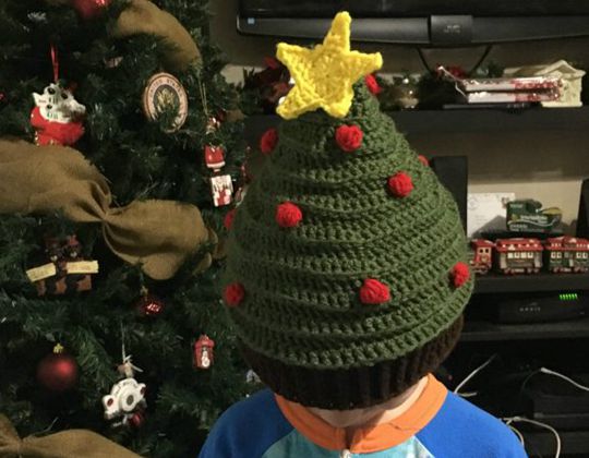 Crochet Oh Tannenbaum Christmas Tree Hat free pattern - Crochet Pattern for Christmas Beanie